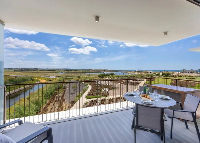 Bayline - Bhyat Luxe Apartment