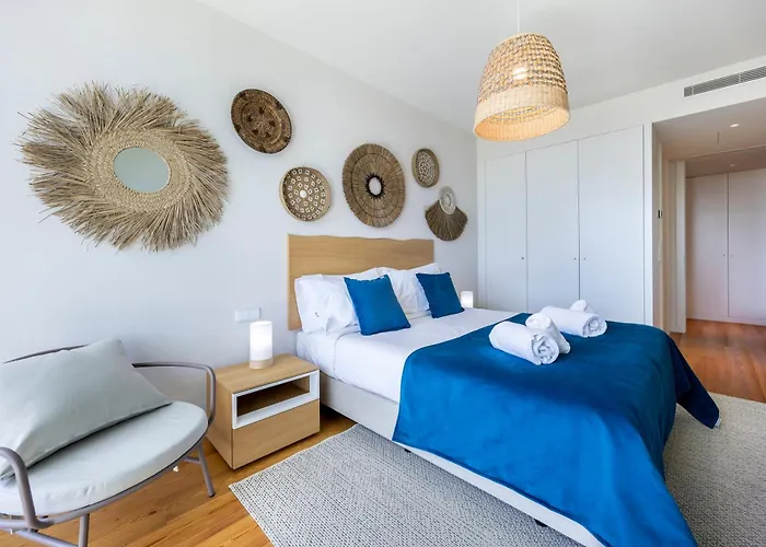 Bayline - Bhyat Luxe