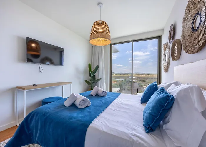 Bayline - Bhyat Luxe