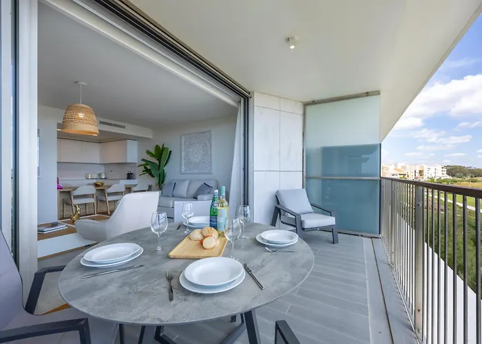 Bayline - Bhyat Luxe Apartament