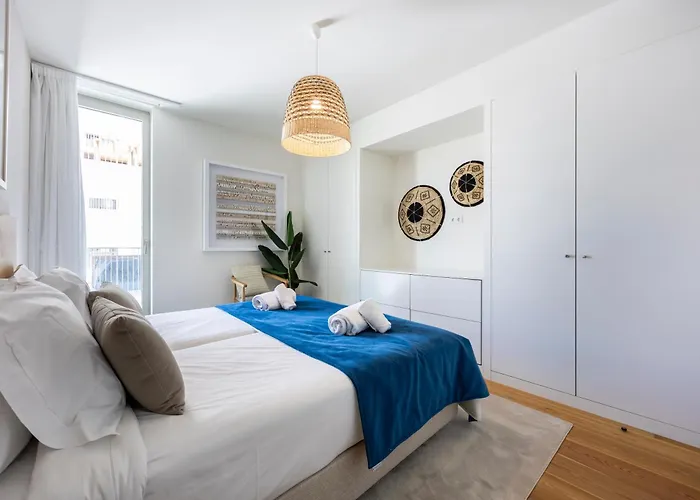 Bayline - Bhyat Luxe *